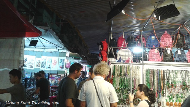 temple street night market hong kong